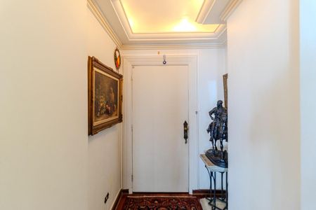 Apartamento à venda com 210m², 4 quartos e 2 vagas Apartamento à venda com 210m², 4 quartos e 2 vagasEntrada Social