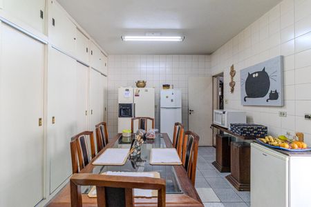 Apartamento à venda com 210m², 4 quartos e 2 vagas Apartamento à venda com 210m², 4 quartos e 2 vagasCozinha