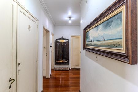 Apartamento à venda com 210m², 4 quartos e 2 vagas Apartamento à venda com 210m², 4 quartos e 2 vagasCorredor