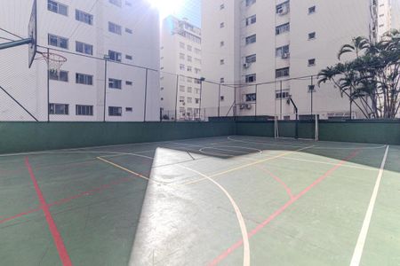 Apartamento à venda com 210m², 4 quartos e 2 vagas Apartamento à venda com 210m², 4 quartos e 2 vagasQuadra