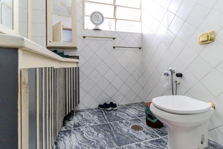 Apartamento à venda com 210m², 4 quartos e 2 vagas Apartamento à venda com 210m², 4 quartos e 2 vagasBanheiro da Suíte