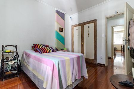 Apartamento à venda com 210m², 4 quartos e 2 vagas Apartamento à venda com 210m², 4 quartos e 2 vagasQuarto 1