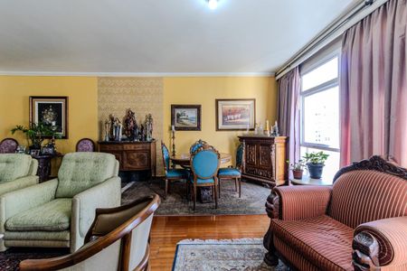 Apartamento à venda com 210m², 4 quartos e 2 vagas Apartamento à venda com 210m², 4 quartos e 2 vagasSala