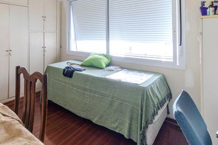 Apartamento à venda com 210m², 4 quartos e 2 vagas Apartamento à venda com 210m², 4 quartos e 2 vagasQuarto 3