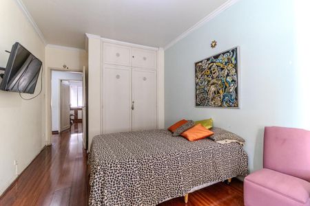 Apartamento à venda com 210m², 4 quartos e 2 vagas Apartamento à venda com 210m², 4 quartos e 2 vagasQuarto 2