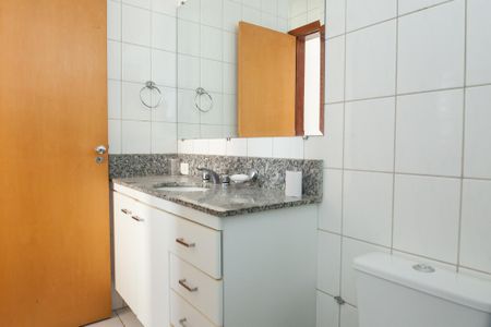 Apartamento para alugar com 70m², 2 quartos e 2 vagas Apartamento para alugar com 70m², 2 quartos e 2 vagasBanheiro suite