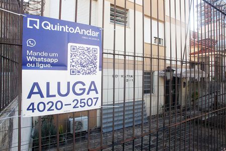 Plaquinha de apartamento para alugar com 1 quarto, 46m² em Menino Deus, Porto Alegre