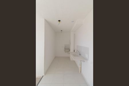 Apartamento para alugar com 33m², 2 quartos e sem vaga Apartamento para alugar com 33m², 2 quartos e sem vagaSala/Cozinha/Área de Serviço