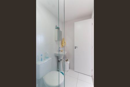 Banheiro de apartamento para alugar com 2 quartos, 48m² em Santa Teresinha, São Paulo