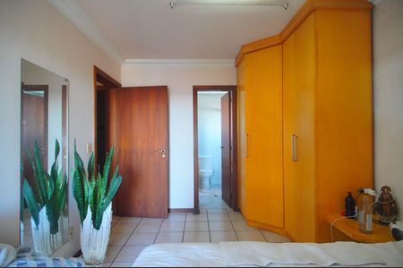 Apartamento à venda com 246m², 2 quartos e 1 vagaSuíte