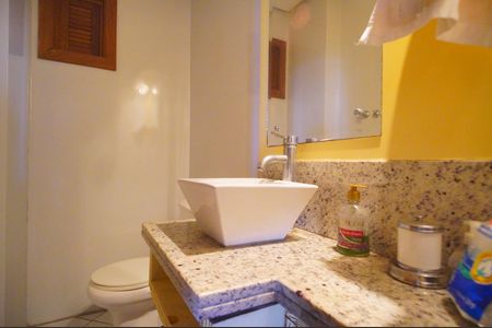 Apartamento à venda com 246m², 2 quartos e 1 vagalavabo