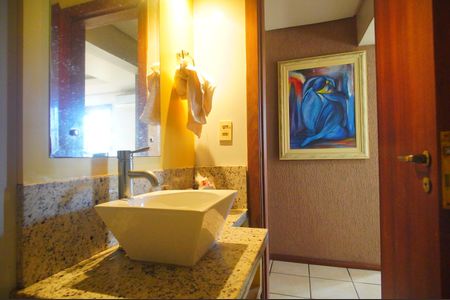 Apartamento à venda com 246m², 2 quartos e 1 vagalavabo