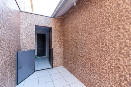 Casa para alugar com 108m², 2 quartos e 2 vagas Casa para alugar com 108m², 2 quartos e 2 vagasCorredor Lateral