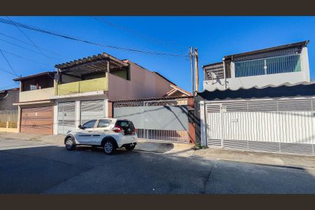 Casa para alugar com 108m², 2 quartos e 2 vagas Casa para alugar com 108m², 2 quartos e 2 vagasFachada