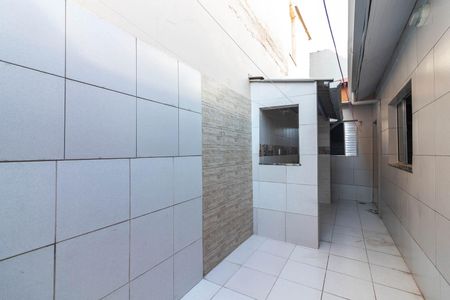 Casa para alugar com 108m², 2 quartos e 2 vagas Casa para alugar com 108m², 2 quartos e 2 vagasCorredor Lateral