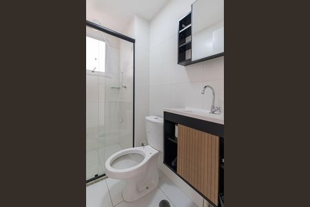 Banheiro de apartamento para alugar com 2 quartos, 40m² em Vila Penteado, São Paulo