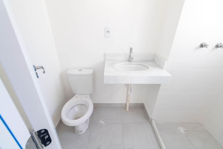 Apartamento para alugar com 50m², 2 quartos e 1 vaga Apartamento para alugar com 50m², 2 quartos e 1 vagaBanheiro do Quarto 2