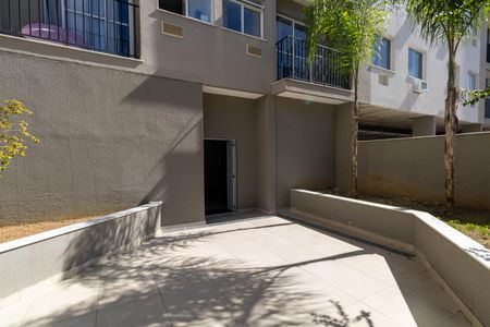Fachada do bloco de apartamento para alugar com 2 quartos, 50m² em Campo Grande, Rio de Janeiro