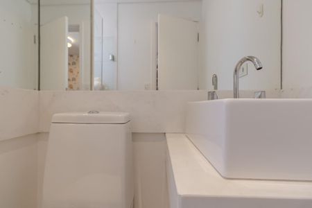 Apartamento à venda com 153m², 3 quartos e 3 vagasBanheiro da Suíte 2