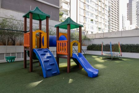 Apartamento à venda com 153m², 3 quartos e 3 vagasÁrea comum - Playground