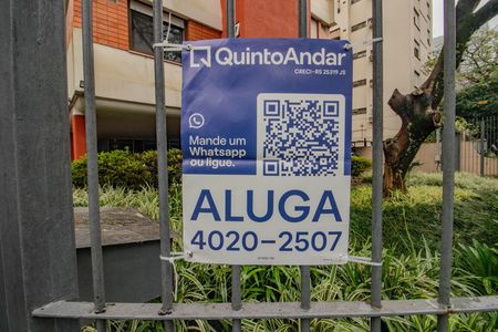 Plaquinha de apartamento para alugar com 2 quartos, 90m² em Petrópolis, Porto Alegre