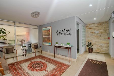 Hall de entrada de apartamento para alugar com 2 quartos, 90m² em Petrópolis, Porto Alegre