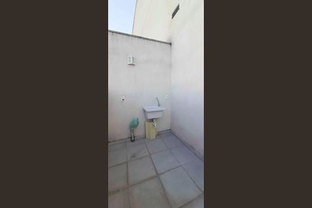Área de Serviço de apartamento para alugar com 1 quarto, 55m² em Km 18, Osasco