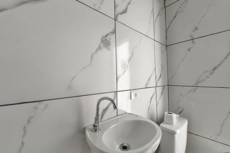 Casa à venda com 50m², 1 quarto e 1 vaga Casa à venda com 50m², 1 quarto e 1 vagaBanheiro