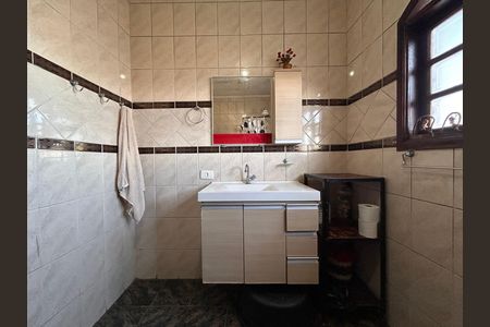 Banheiro social  de casa à venda com 3 quartos, 240m² em Vila Santana, São Paulo