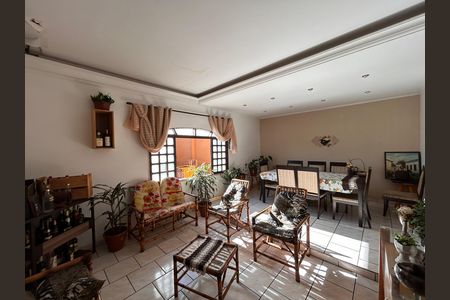 Casa à venda com 3 quartos, 240m² em Vila Santana, São Paulo