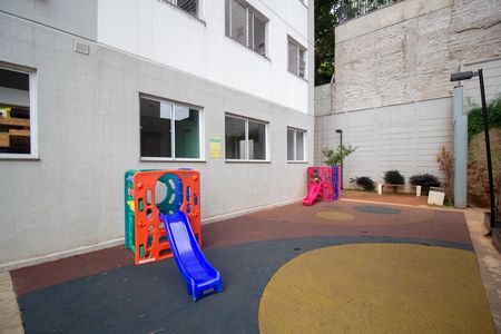 Apartamento para alugar com 34m², 2 quartos e sem vaga Apartamento para alugar com 34m², 2 quartos e sem vagaÁrea comum - Playground