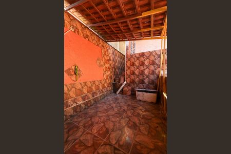 Garagem de casa à venda com 4 quartos, 88m² em Realengo, Rio de Janeiro