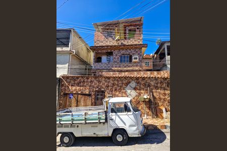 Fachada+Plaquinha de casa à venda com 4 quartos, 88m² em Realengo, Rio de Janeiro