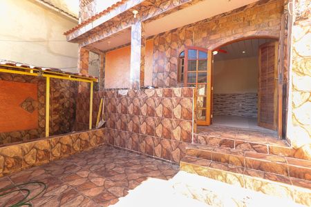 Quintal de casa à venda com 4 quartos, 88m² em Realengo, Rio de Janeiro