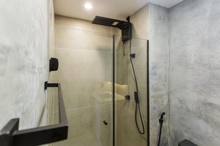 Banheiro de kitnet/studio para alugar com 1 quarto, 24m² em Vila Olímpia, São Paulo