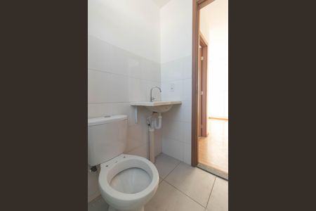 Banheiro de apartamento para alugar com 2 quartos, 60m² em Barro Vermelho, São Gonçalo