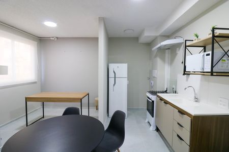 Apartamento para alugar com 31m², 2 quartos e sem vaga