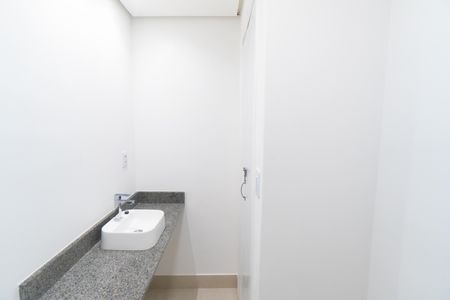Banheiro de apartamento à venda com 2 quartos, 59m² em Parque Imperial, São Paulo