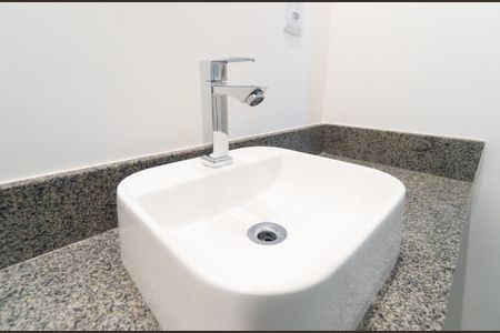 Banheiro de apartamento à venda com 2 quartos, 59m² em Parque Imperial, São Paulo