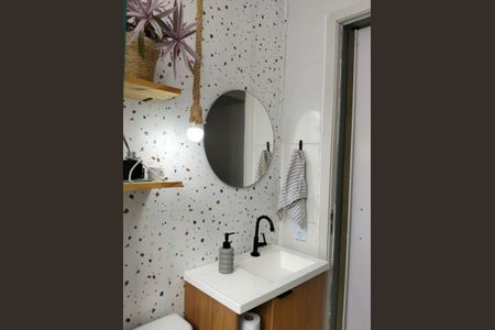 Banheiro de apartamento para alugar com 2 quartos, 45m² em Recreio dos Bandeirantes, Rio de Janeiro