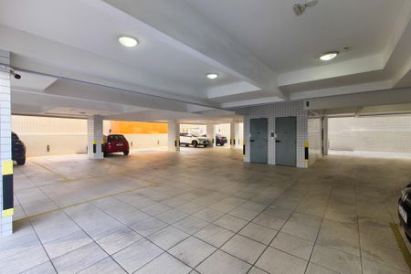 Garagem  de apartamento para alugar com 2 quartos, 75m² em Guilhermina, Praia Grande