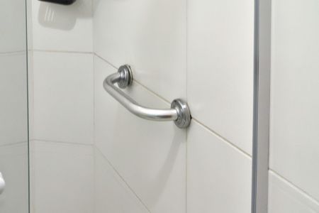 Banheiro da Suíte 1 de apartamento para alugar com 2 quartos, 75m² em Guilhermina, Praia Grande