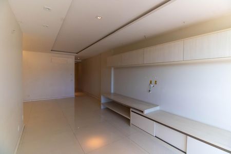 Apartamento para alugar com 180m², 4 quartos e 3 vagas Apartamento para alugar com 180m², 4 quartos e 3 vagasSala