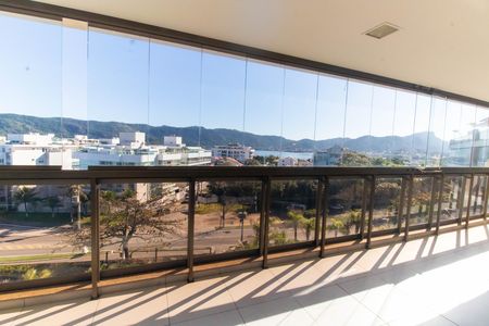 Apartamento para alugar com 180m², 4 quartos e 3 vagas Apartamento para alugar com 180m², 4 quartos e 3 vagasVista da Suíte 1