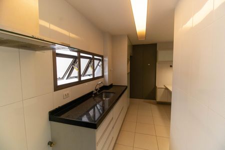 Apartamento para alugar com 180m², 4 quartos e 3 vagas Apartamento para alugar com 180m², 4 quartos e 3 vagasCozinha e Área de Serviço