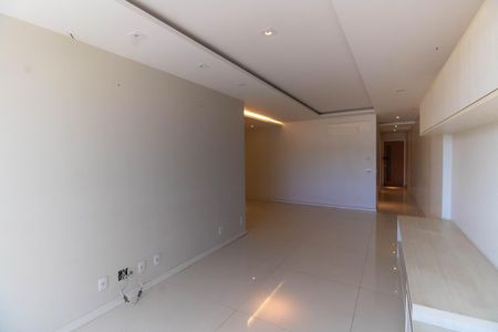 Apartamento para alugar com 180m², 4 quartos e 3 vagas Apartamento para alugar com 180m², 4 quartos e 3 vagasSala