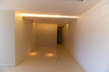 Sala de apartamento para alugar com 4 quartos, 180m² em Piratininga, Niterói