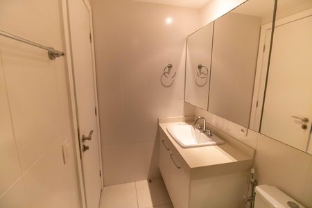 Apartamento para alugar com 180m², 4 quartos e 3 vagas Apartamento para alugar com 180m², 4 quartos e 3 vagasBanheiro Social