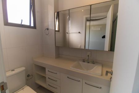 Apartamento para alugar com 180m², 4 quartos e 3 vagas Apartamento para alugar com 180m², 4 quartos e 3 vagasBanheiro da Suíte 2