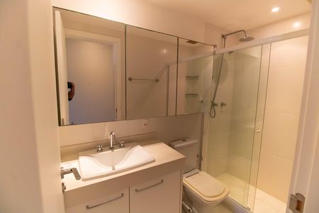 Apartamento para alugar com 180m², 4 quartos e 3 vagas Apartamento para alugar com 180m², 4 quartos e 3 vagasBanheiro Social